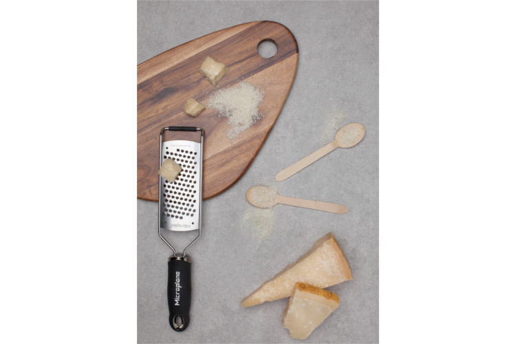 Râpe de cuisine étoile Microplane Gourmet inox manche noir
