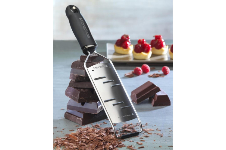 Râpe coupe large Microplane Gourmet à manche noir