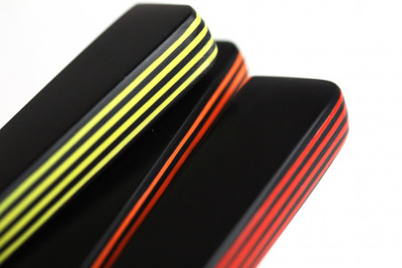 Couteau de table noir/orange Güde Universel lame micro-dentée en inox 10cm