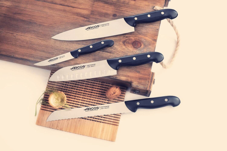 Couteau à découper Maitre ARCOS lame 18cm
