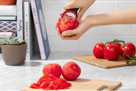 Éplucheur OXO en inox et synthétique