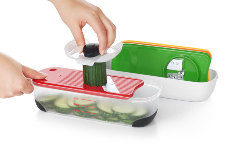 Lot OXO de 2 râpes lames inox + 1 éminceur + 1 spiralizer avec récupérateur