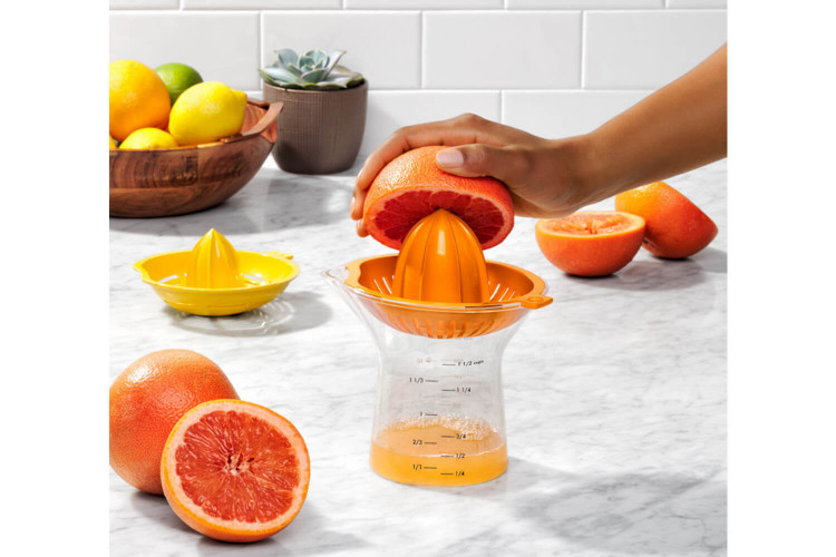 Presse agrumes OXO orange et citron avec récipient 350ml