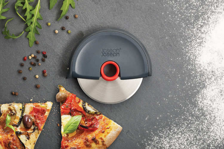 Roulette à pizza Joseph Joseph Disc lame inox manche silicone