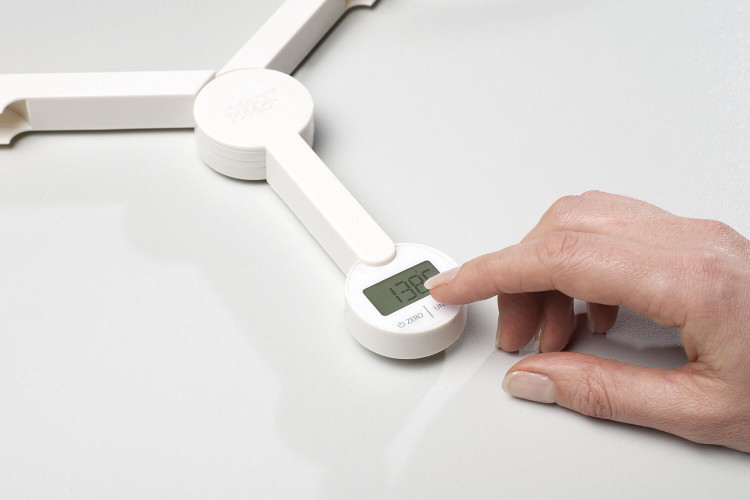 Balance de cuisine digitale Joseph Joseph TriScale pliable blanche