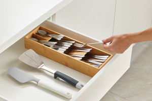 Range-couverts Joseph Joseph DrawerStore Bamboo antidérapant et compact 2