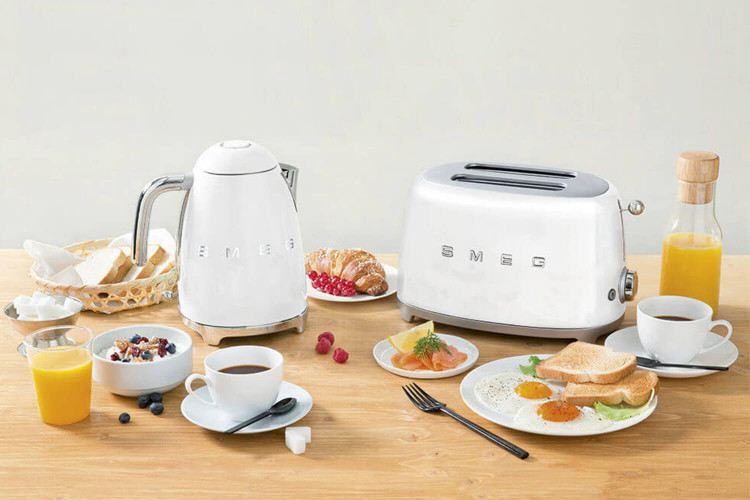 Bouilloire Smeg température réglable années 50 - 1,7L