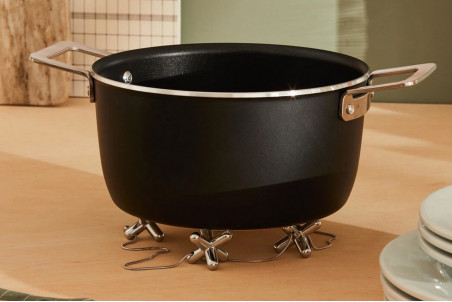 Dessous de plat Alessi Tripod en zamak chromé design par LPWK et Gabriele Chiave