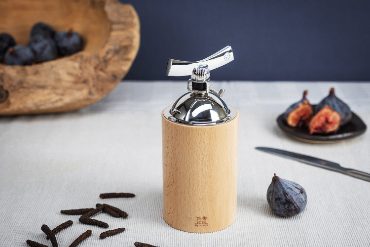 Moulin à poivre long Peugeot Isen en bois et acier inox - 16cm