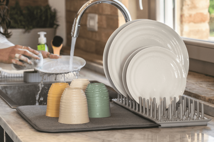 Egouttoir à vaisselle Guzzini Dry & Safe antibactérien et repliable