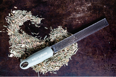 Râpe-zesteur Microplane Premium Classic Vert Sauge - lame inox 20,3cm