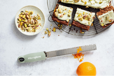 Râpe-zesteur Microplane Premium Classic Vert Sauge - lame inox 20,3cm