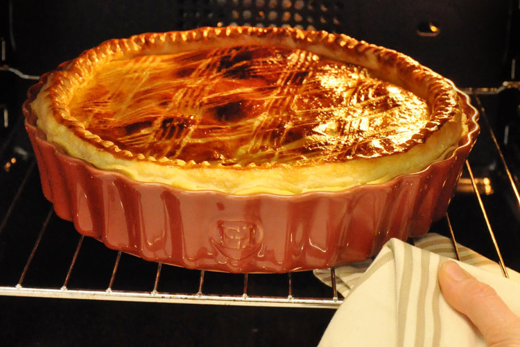 Tourtière cannelée en céramique Emile Henry 24cm à bord haut
