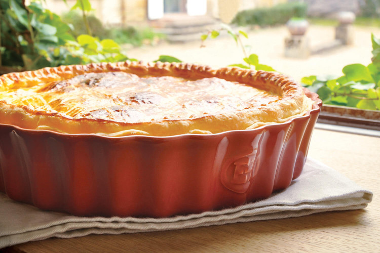 Tourtière cannelée en céramique Emile Henry 24cm à bord haut