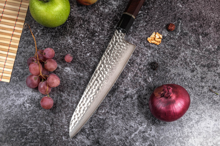 Couteau de chef Sayuto Desert Damas lame martelée 21cm