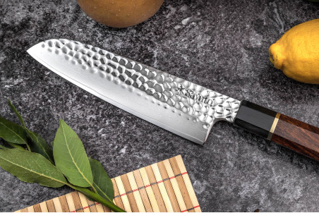 Couteau santoku Sayuto Desert Damas lame martelée 18cm