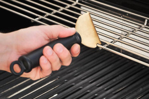 Racloir universel en laiton Rösle Scrap X pour barbecue 2