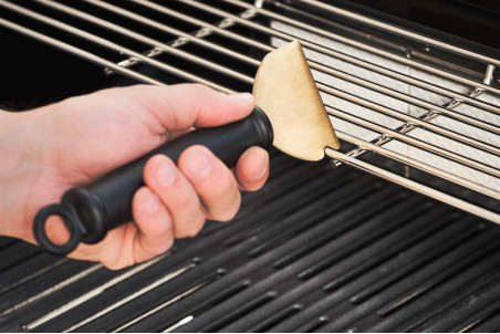 Racloir universel en laiton Rösle Scrap X pour barbecue