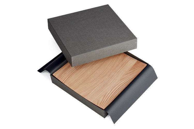 Planche de cuisine pour hachoir Triangle 23x23x4cm - bois de frêne