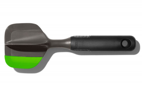 Presse et trancheuse à avocat OXO en silicone 30cm