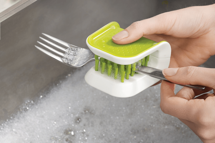 Brosse à vaisselle Joseph Joseph en polymère pour couverts