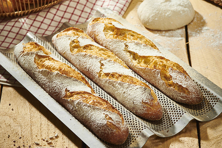 Plaque de cuisson perforée pour baguette De Buyer en inox