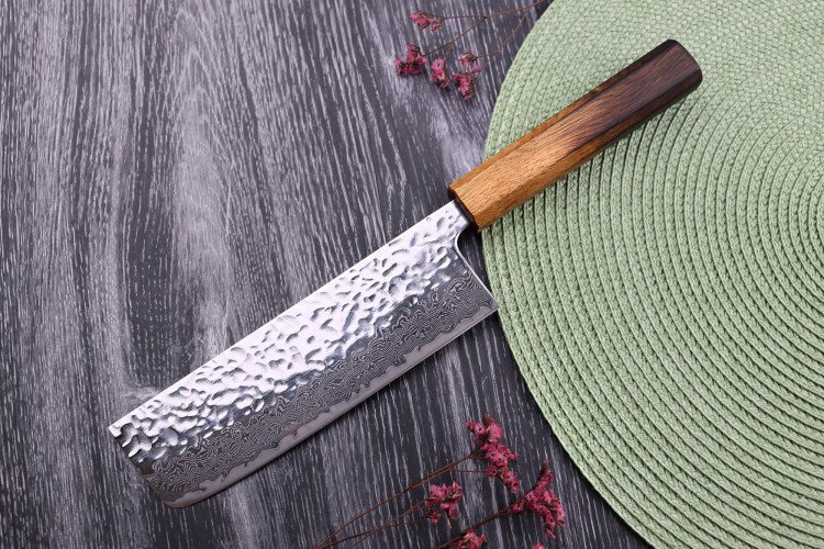 Couteau japonais artisanal nakiri Wusaki Yaketa AUS10 lame damassée martelée 16,5cm
