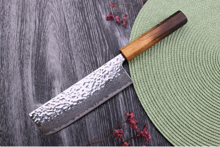 Couteau japonais artisanal nakiri Wusaki Yaketa AUS10 lame damassée martelée 16,5cm