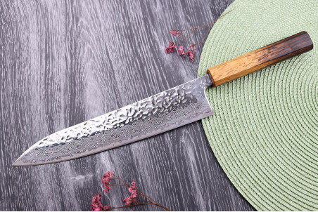 Couteau de chef japonais artisanal Wusaki Yaketa AUS10 lame damassée martelée 24cm