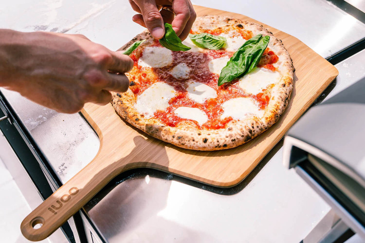 Grande planche à pizza Ooni en bambou 30cm