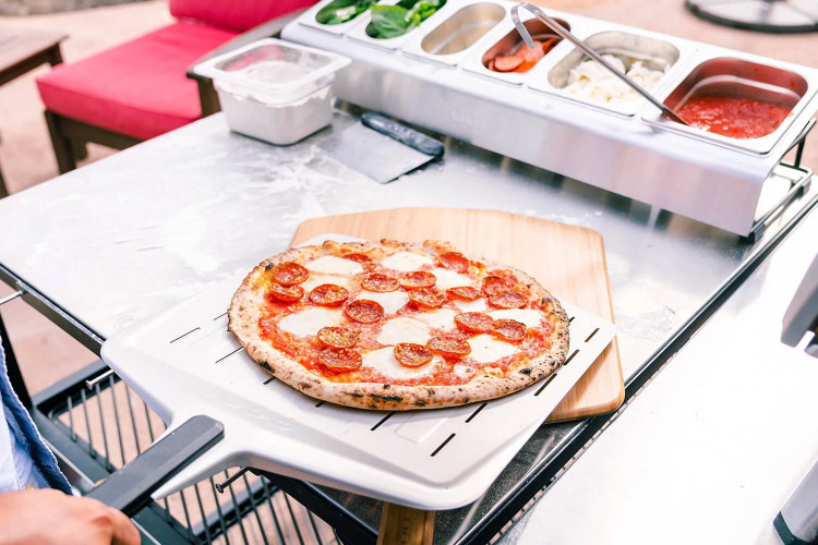 Pelle à pizza Ooni 30cm perforée aluminium anodisé