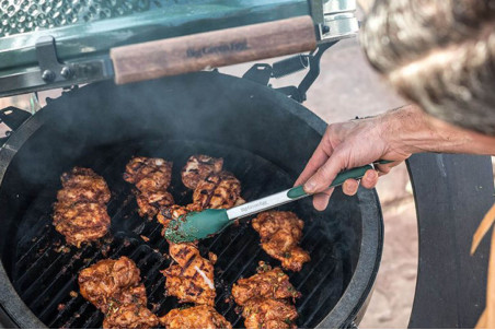 Pince à barbecue Big Green Egg acier inox et embouts silicone - 30cm