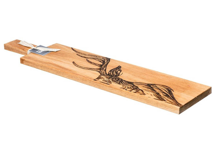 Planche apéro originale Selbrae House en bois de chêne - Gravure de cerf écossais