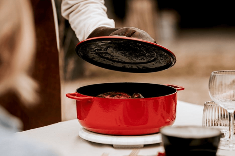 Cocotte en fonte Combekk Sous-chef Dutch Oven rouge avec couvercle