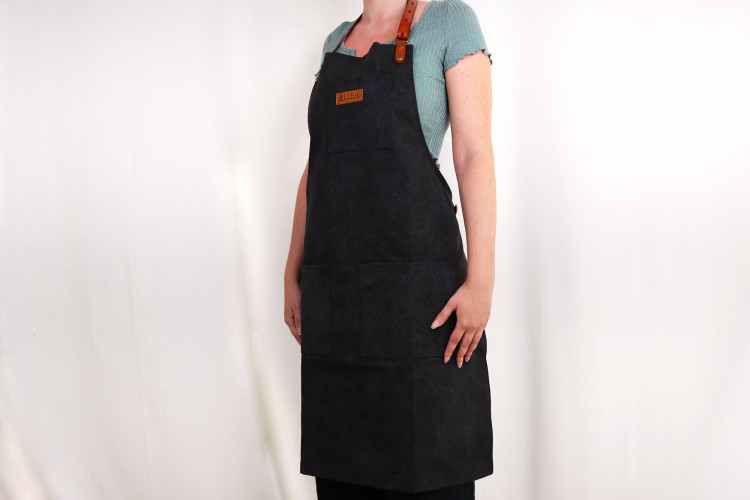 Tablier cuisinier Wusaki en toile noire charbon et attaches en cuir - 83x67,5cm