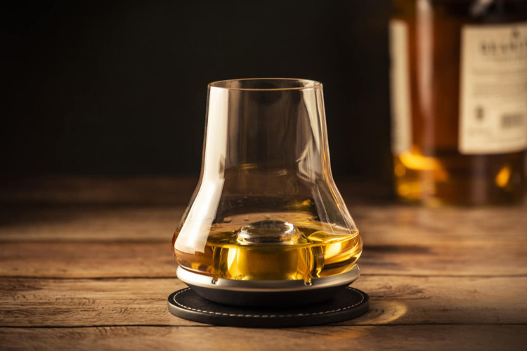 Kit dégustation whisky Peugeot Les Impitoyables verre 29cl + socle rafraîchissant