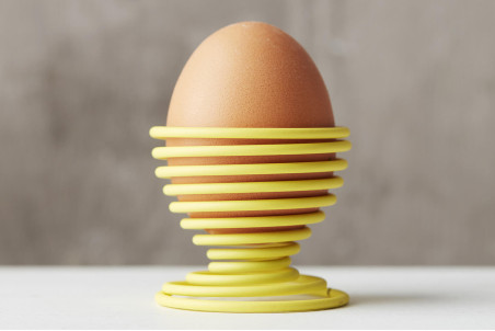 Coquetier Point Virgule Wire coloris jaune en spirale