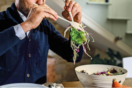 Couverts à salade Guzzini Tierra blancs en bouteilles d'eau recyclées - 28cm