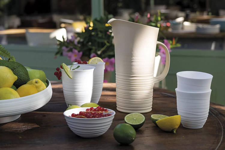 Carafe Guzzini Tierra blanche en bouteilles d'eau recyclées - Capacité 1,8L