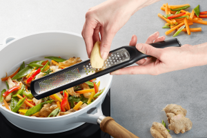 Râpe polyvalente Gefu Rafino en acier inox - Compatible lave-vaisselle 2