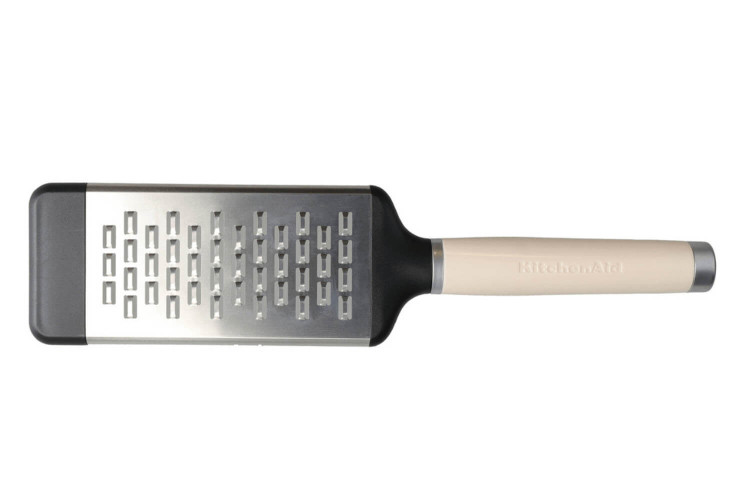 Râpe à fromage Kitchen Aid en inox avec poignée polymère