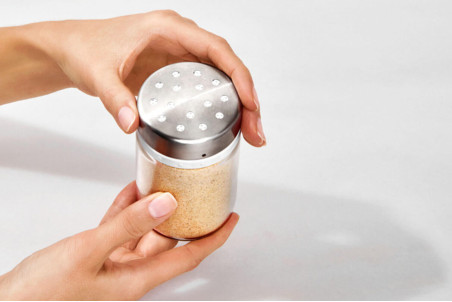 Saupoudreur OXO en inox et verre - 70ml