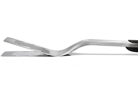 Spatule coudée pour barbecue OXO en acier inox - 45cm