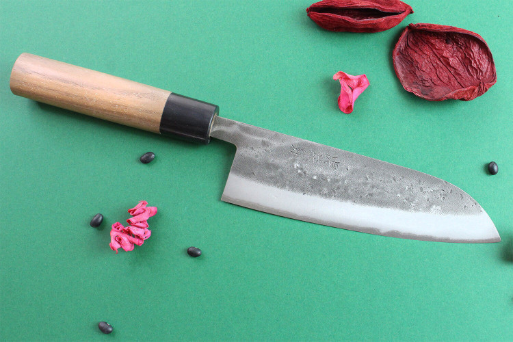 Couteau santoku japonais traditionnel Wusaki Nakata BS2 manche en noyer - Lame San Mai 16,5cm