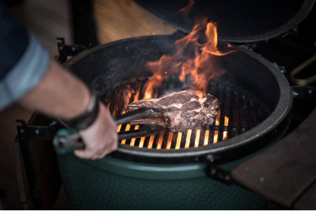 Barbecue charbon de bois Big Green Egg Small polyvalent en céramique - Haut de gamme