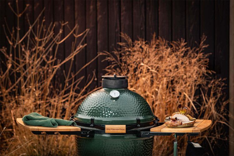 Barbecue charbon de bois Big Green Egg Medium polyvalent en céramique - Haut de gamme