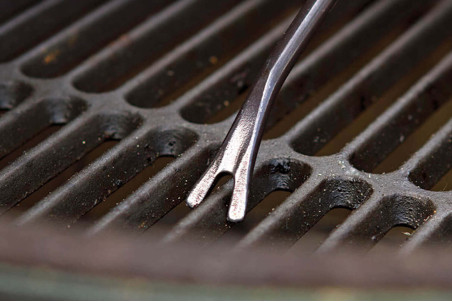 Nettoyeur de grille Big Green Egg avec manche en bois