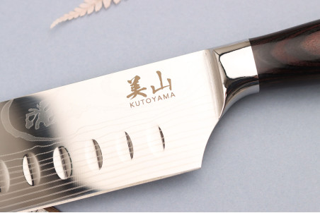 Couteau santoku alvéolé en acier inoxydable Kutoyama Black Pakka 17cm