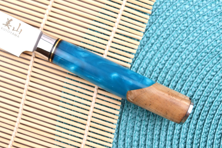 Couteau universel Kutoyama Damas Azur lame acier VG10 12cm