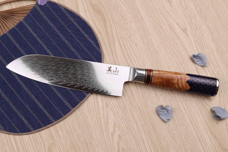 Couteau santoku Kutoyama Damas Nid d'Abeille lame acier VG10 17cm